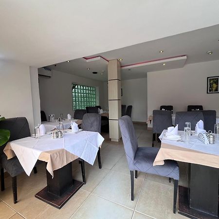 Blackwood Hotels Ikeja Extérieur photo