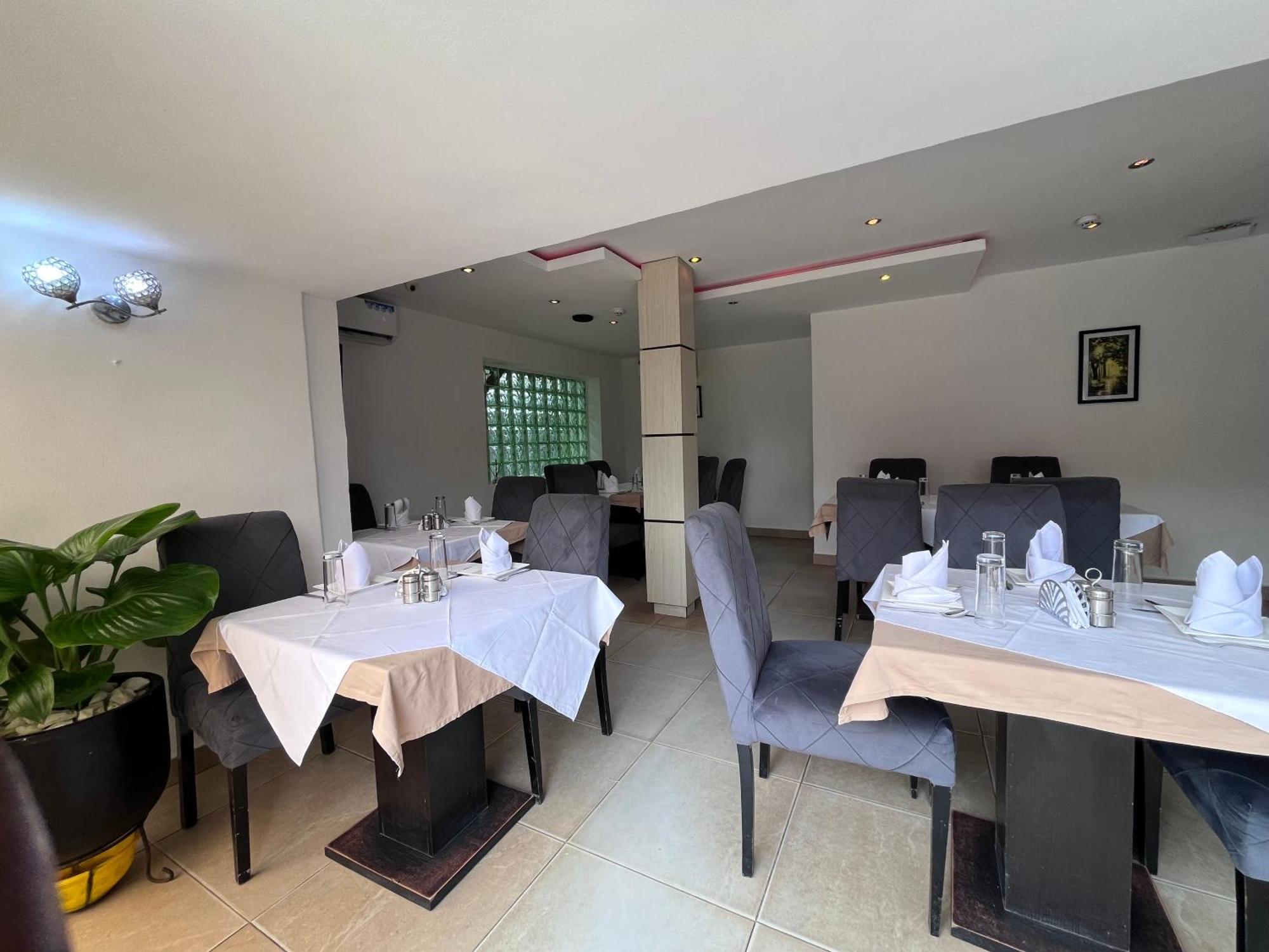 Blackwood Hotels Ikeja Extérieur photo