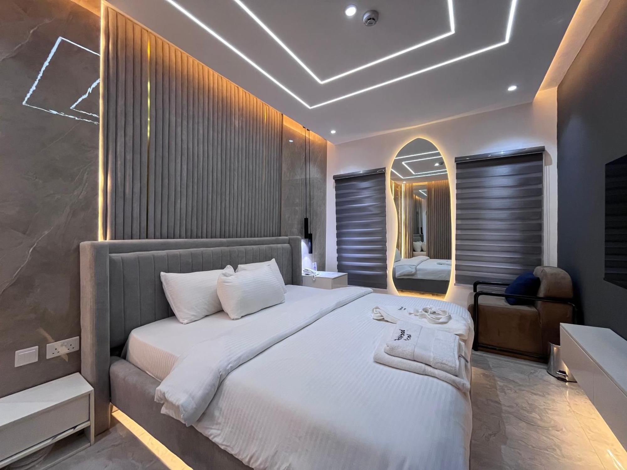 Blackwood Hotels Ikeja Extérieur photo