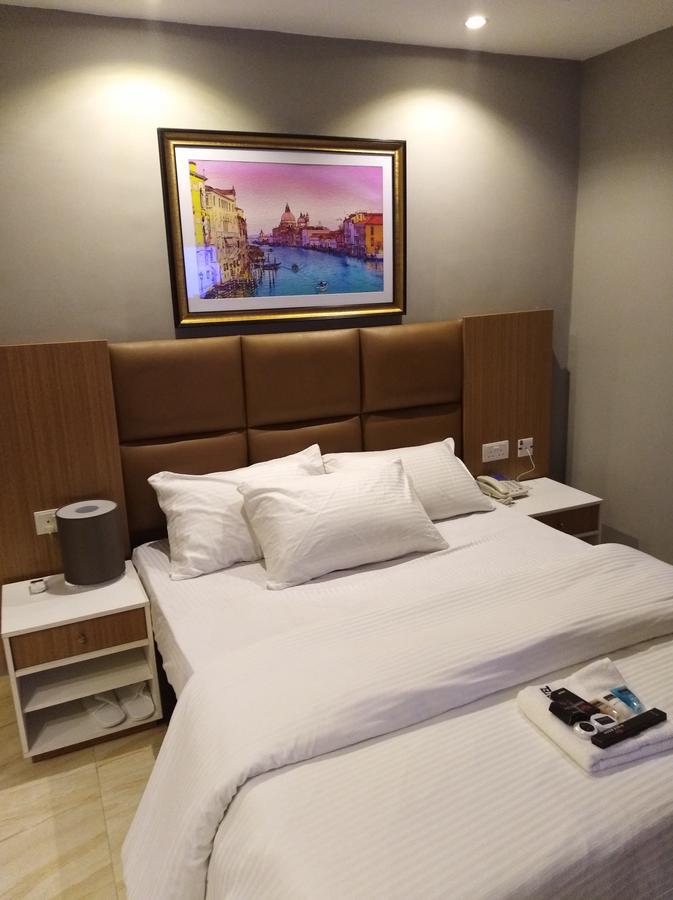 Blackwood Hotels Ikeja Extérieur photo