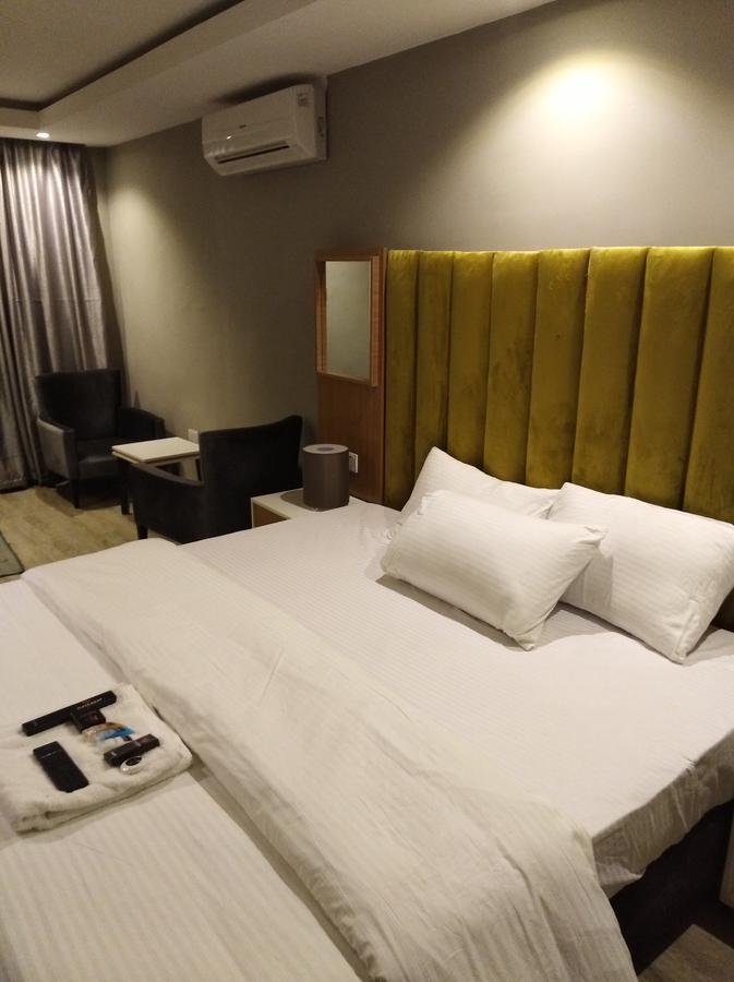 Blackwood Hotels Ikeja Extérieur photo