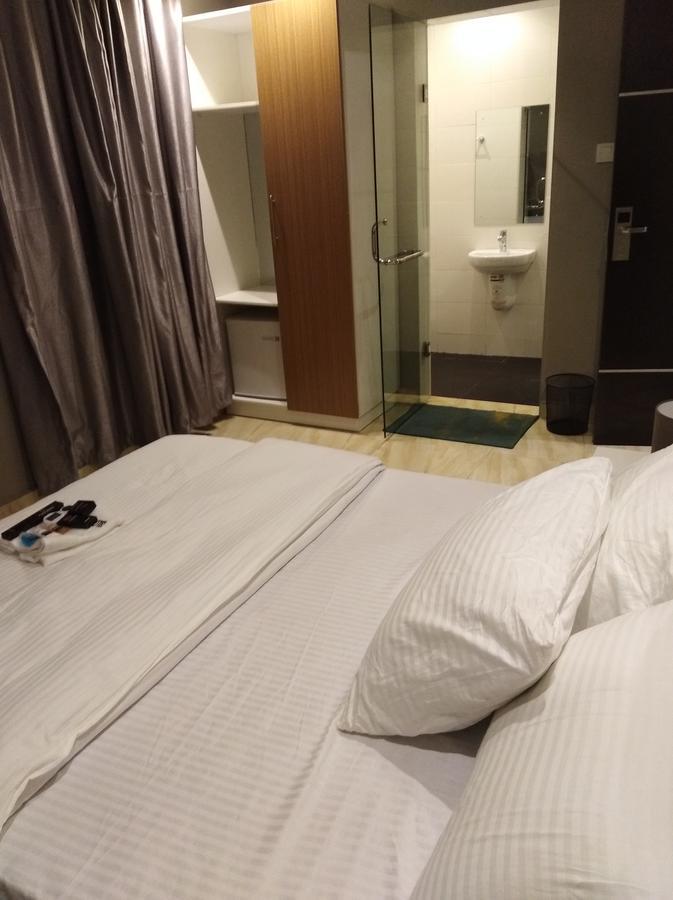 Blackwood Hotels Ikeja Extérieur photo